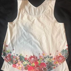 Lululemon split singlet, angel wing